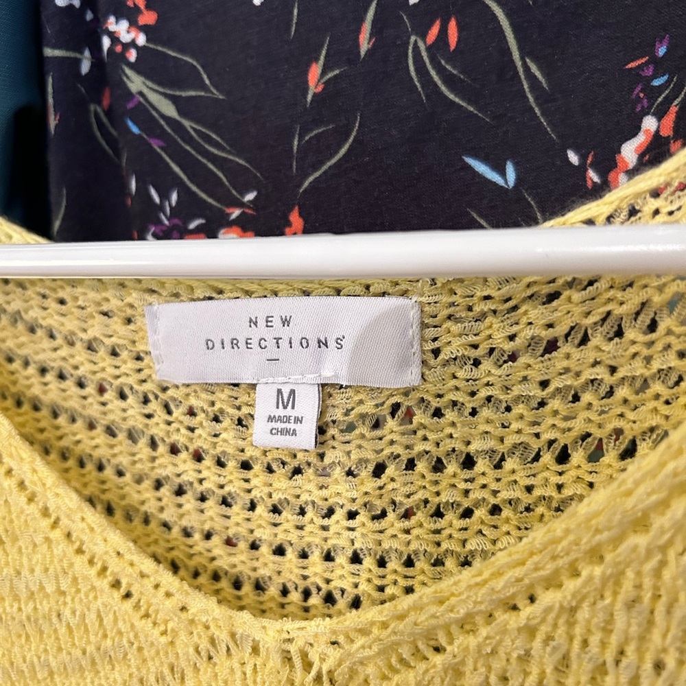 New Directions Yellow Short Sleeve Sweater - Picture 2 of 2